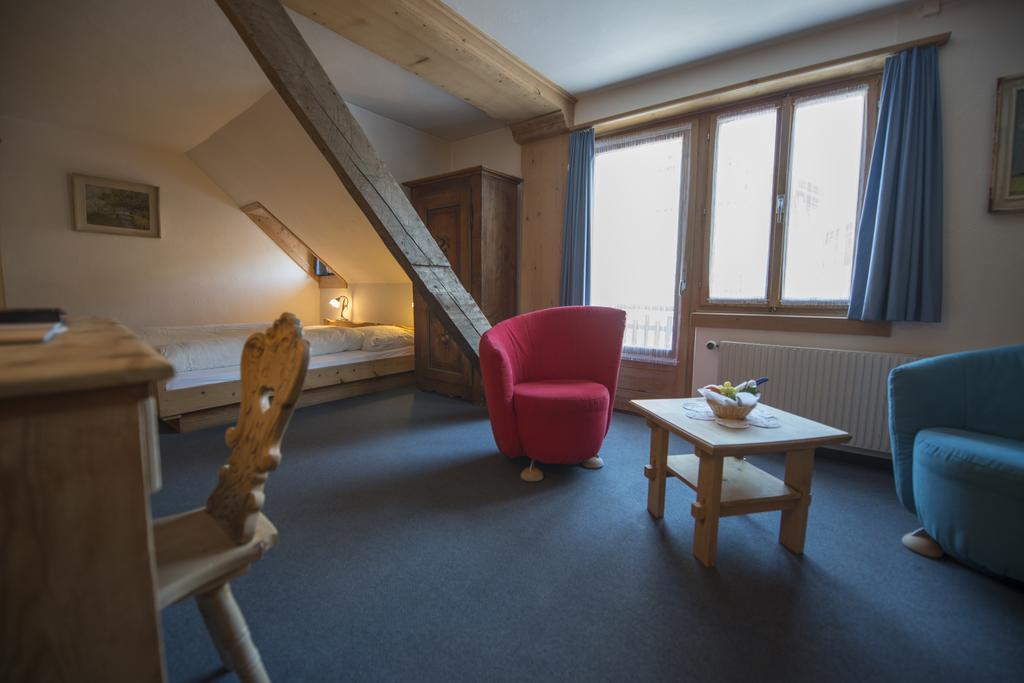 Hotel Traube Scuol Exterior photo